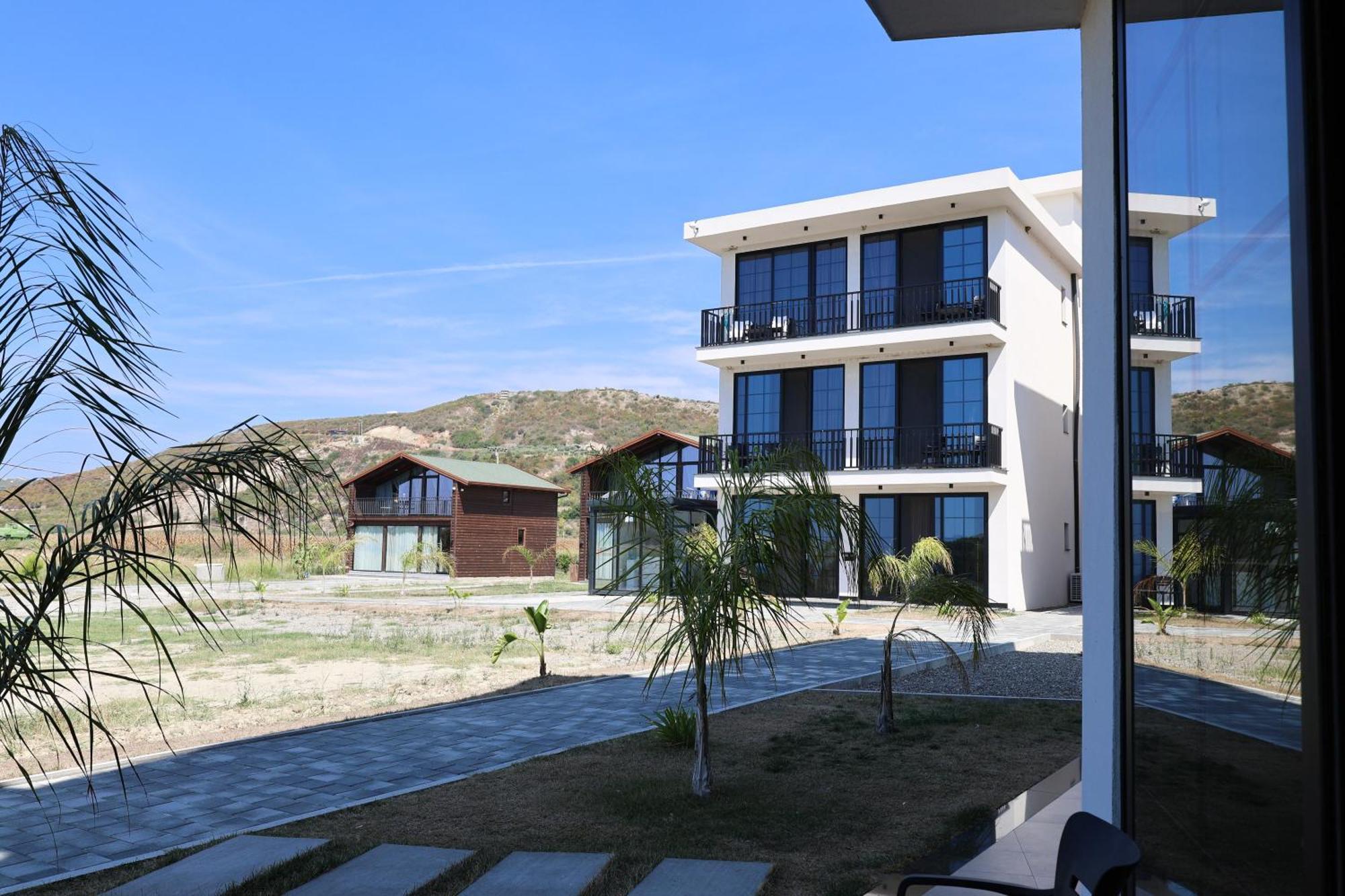 Posh Villa 2 Kavaje Bagian luar foto