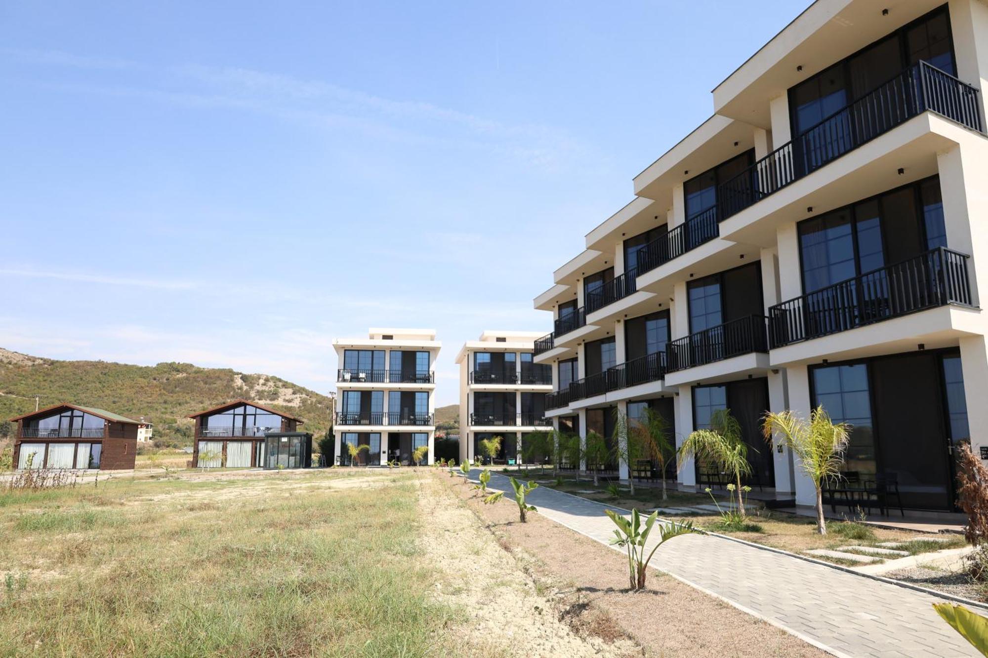 Posh Villa 2 Kavaje Bagian luar foto